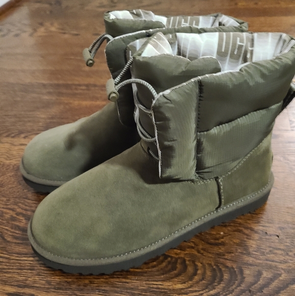 UGG Shoes Ugg Maxi Toggle Boot W Removable Silicone Uggguard Covers Poshmark